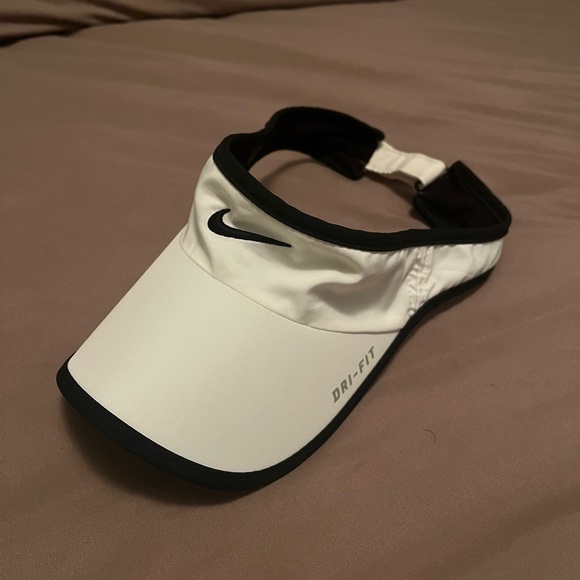 Nike Other - White Nike Visor